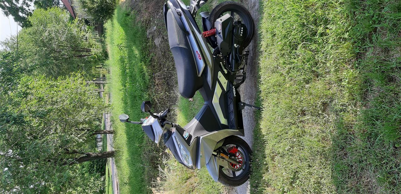 Skuter-GP125nov-