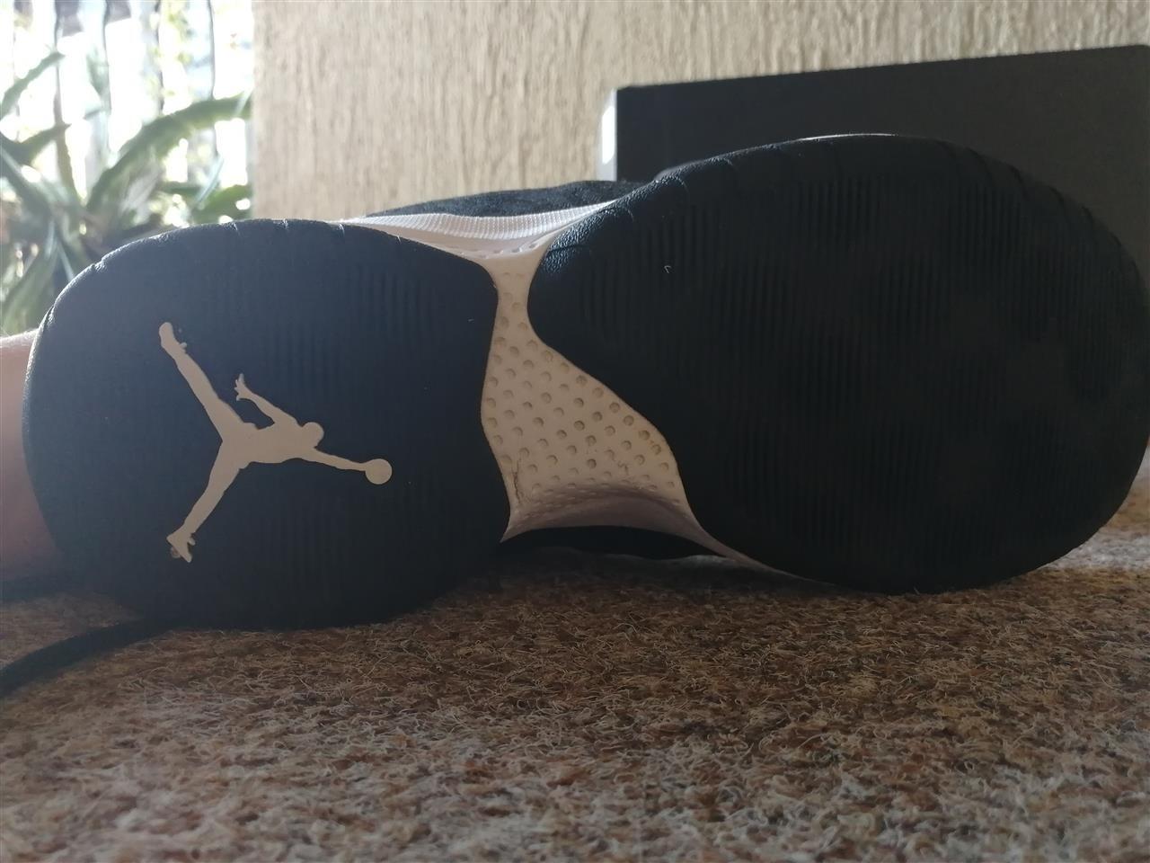JORDAN-FLY-BG
