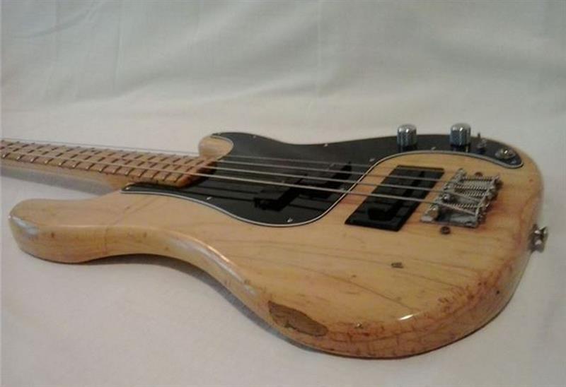 Fender-Precision-1977-made-in-USA