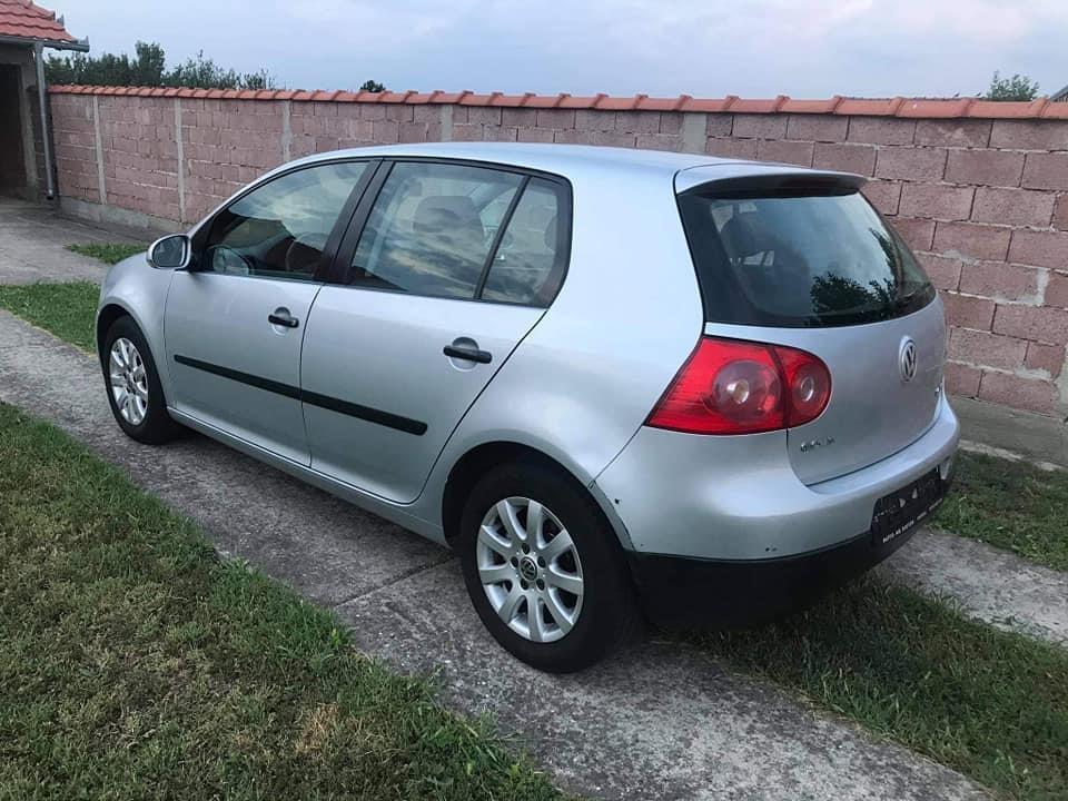 VW-Golf-V-1-6-FSI