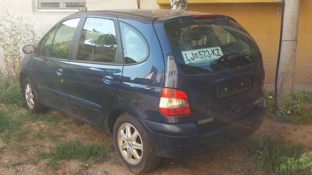 Renault-Scenic-2001