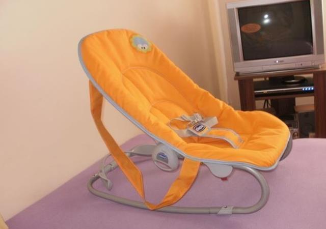 Chicco-VU njihalica