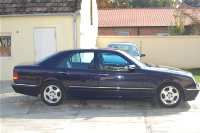 Mercedes-E-220-Avangard---02