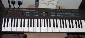 YAMAHA DX 27