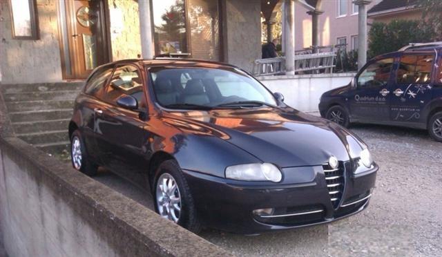 Alfa-Romeo-147-1-6--02