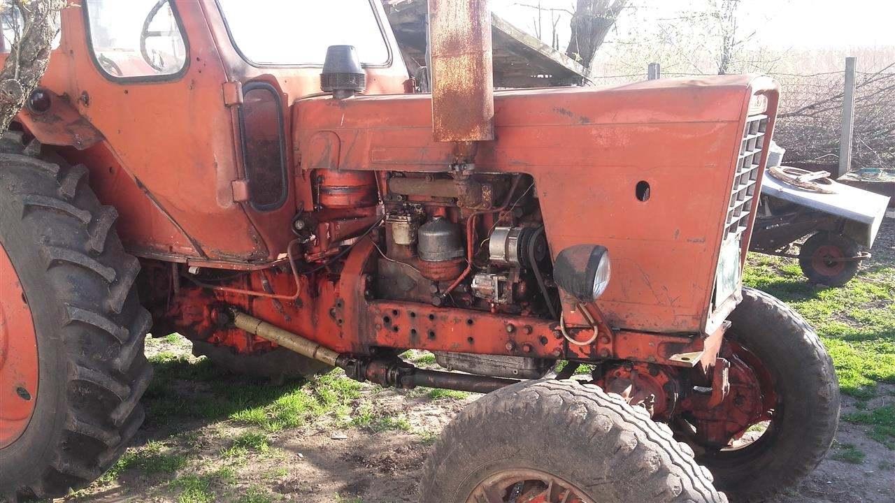 Traktor-BELARUS-52