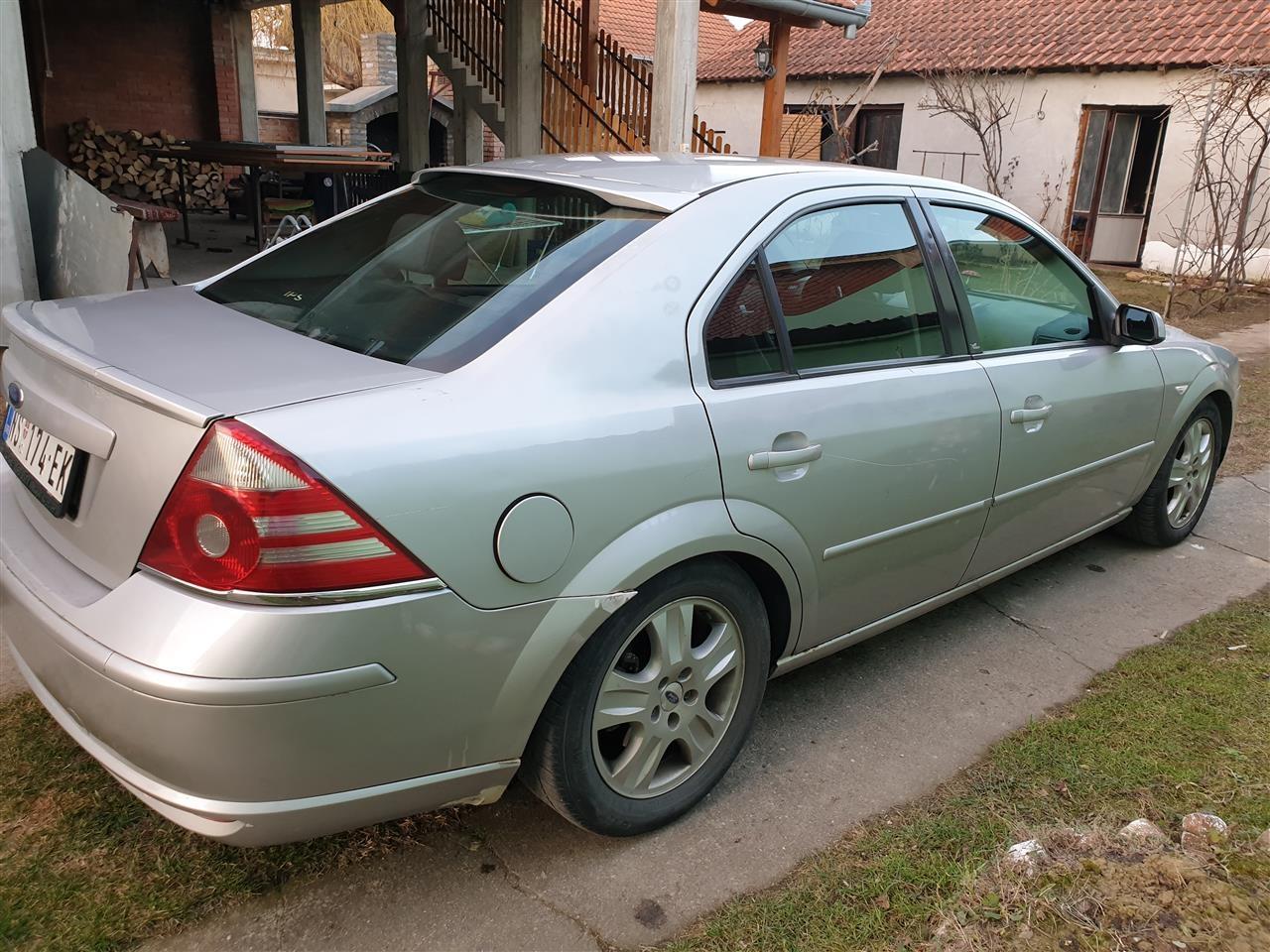 Ford-Mondeo-