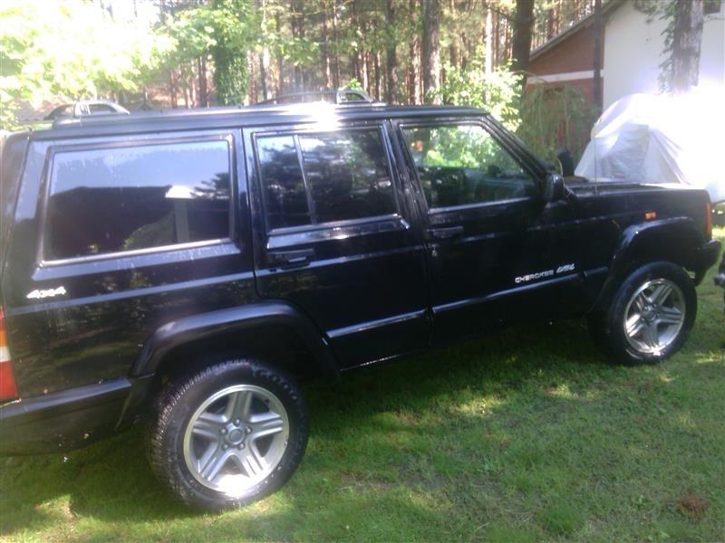 Jeep-Cherokee--00