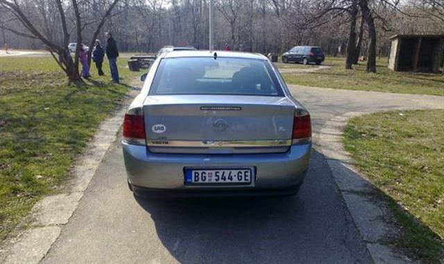 Opel-Vectra-DTi--04
