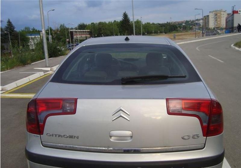 Citroen-C5-1-6-HDI--06
