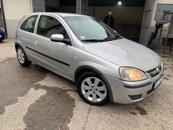 Opel Corsa C 1.3cdti 2004.god.