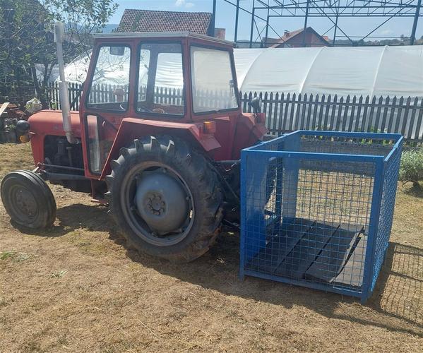Prodajem traktor