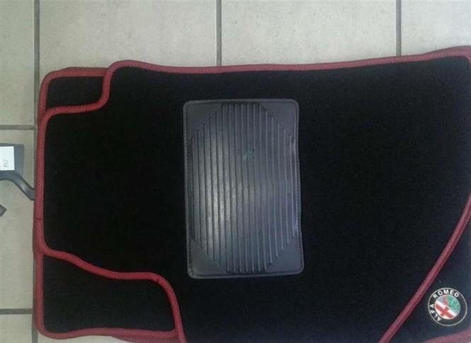 Alfa Romeo 159, Patosnice tepih