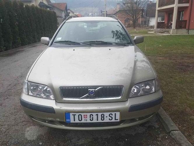 Volvo V40 1.9d 2001g