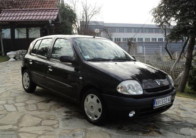 Renault Clio 1.9 DTi -01