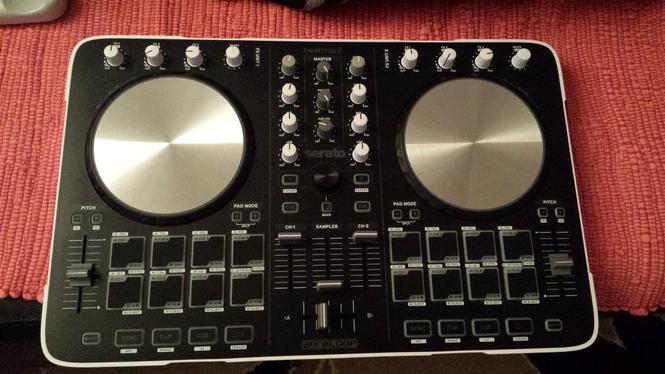 Reloop Beatmix 2 Dj kontroler