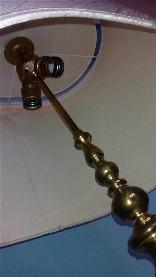 Lampa-stona-podna