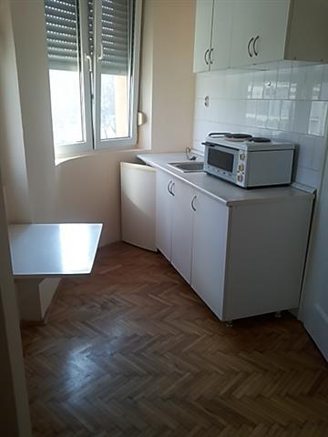 RENOVIRAN-prazan-stan-u-Takovskoj