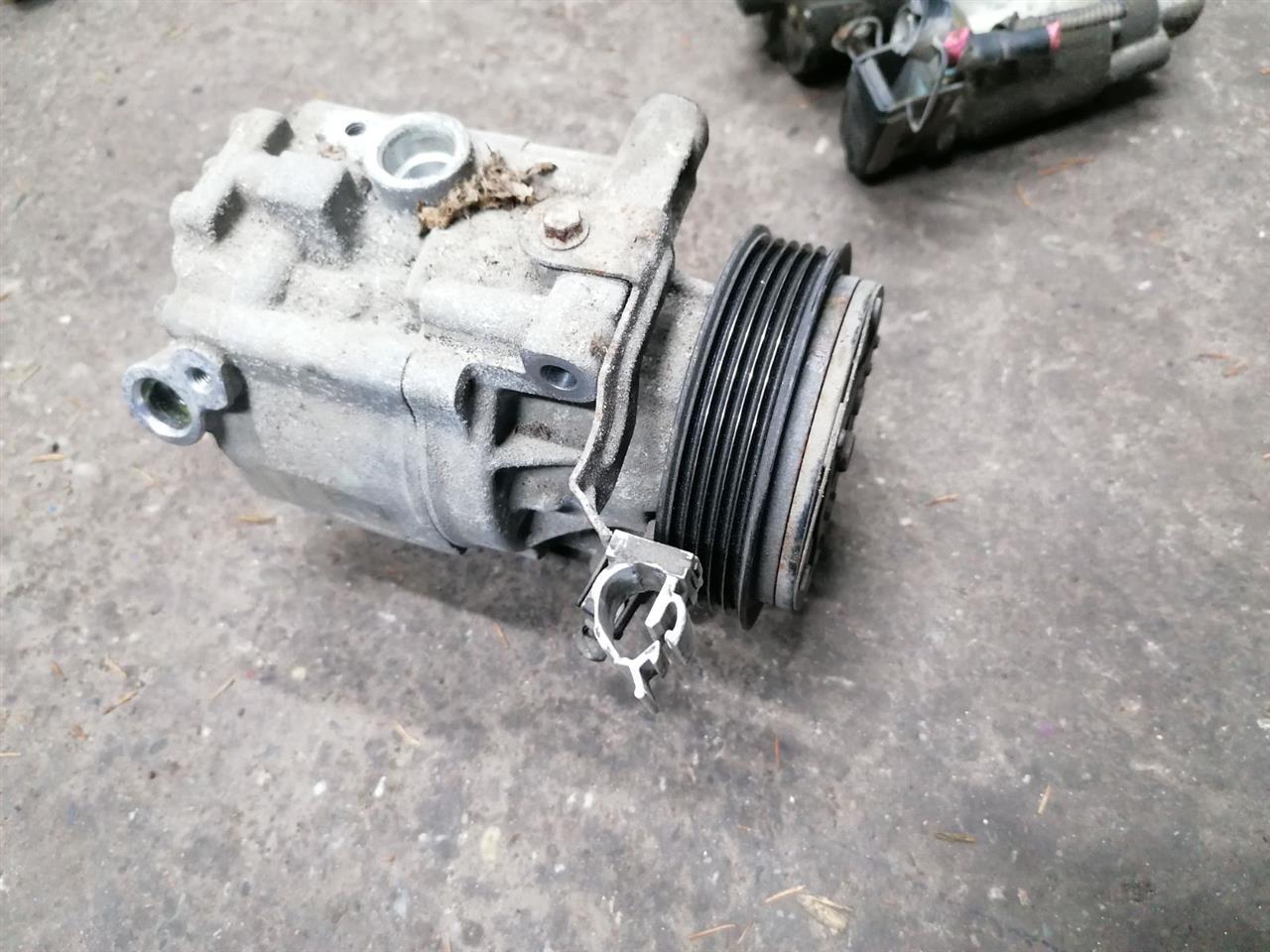 Lancia-ypsilon-1-2-benzinac-kompresor-klime