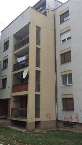 Dvosoban-stan-60m2-u-Sremcica---Hitno