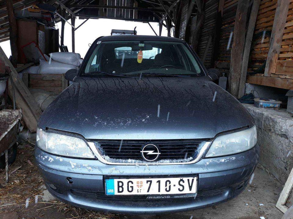 Vectra-b-delovi