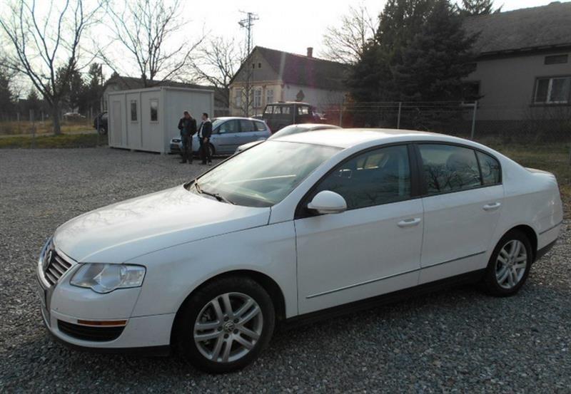VW-Passat-B6--09