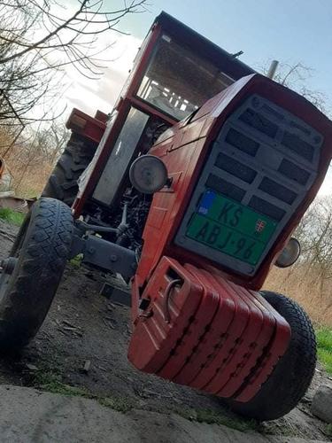Na prodaju traktor