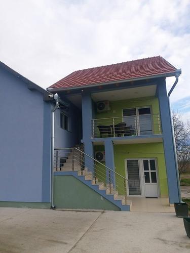 Kuća za  smeštaj radnika