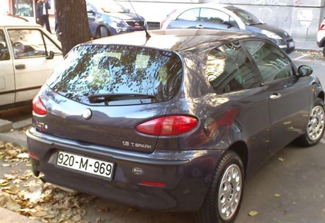 Alfa-Romeo-147-1-6--01