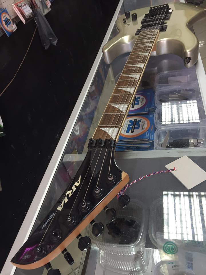 Aria-Excel-Ser-ies-Elektricna-gitara