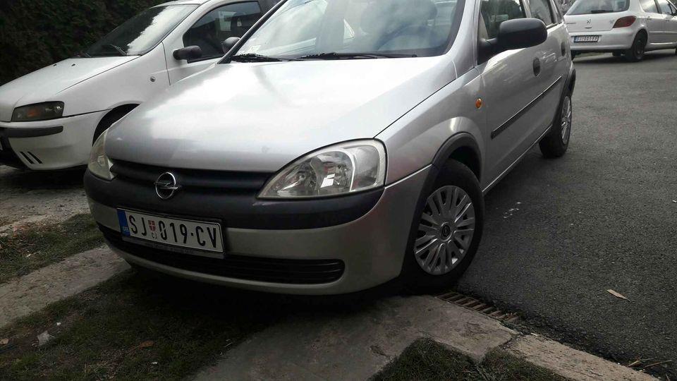 Opel-coras-1-2-benzin