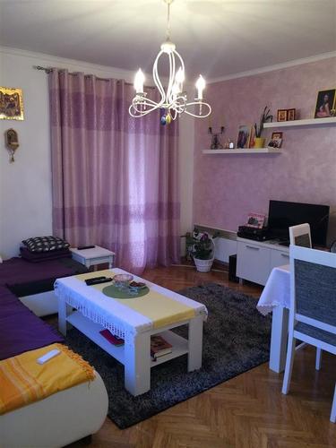 BUDVA -STAN I DVORISTE