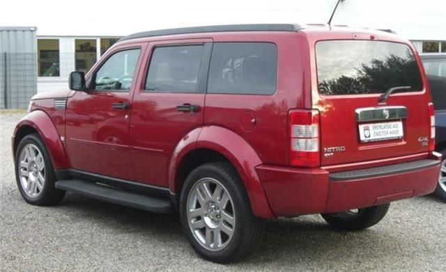 Dodge-Nitro--08