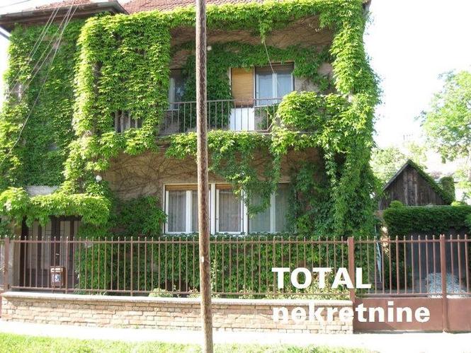 U mirnoj ulici do samog centra grada