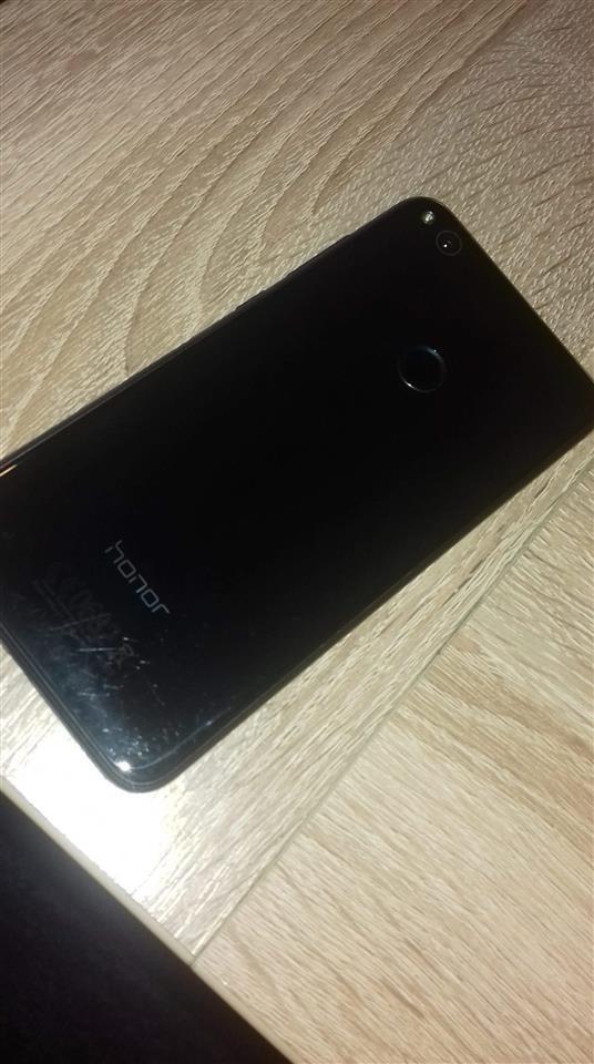 Telefon-Honor-8-lite