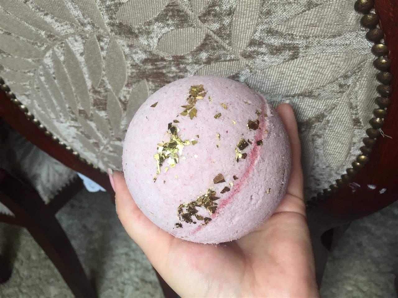 Bath-bomb