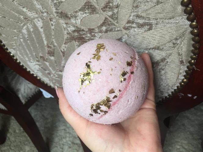 Bath bomb
