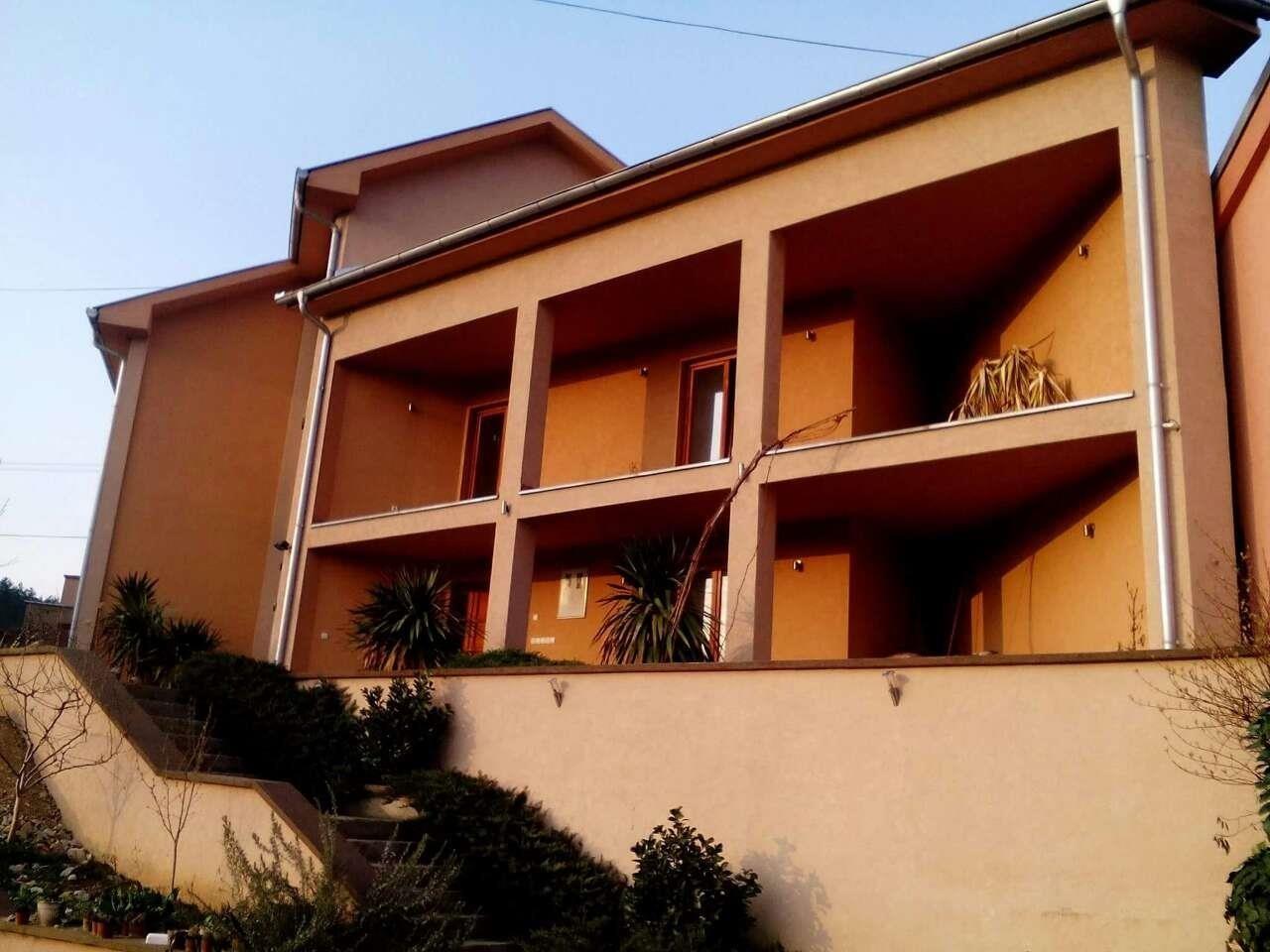Leskovac-centar-kuća-200m2+100m2+5ari-Hitno-