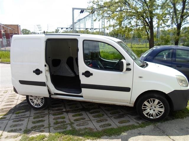 Fiat-Doblo--06--