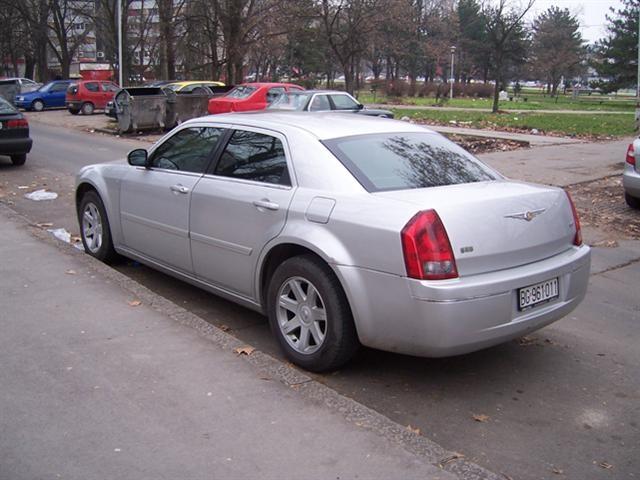 Chrysler-300c--06
