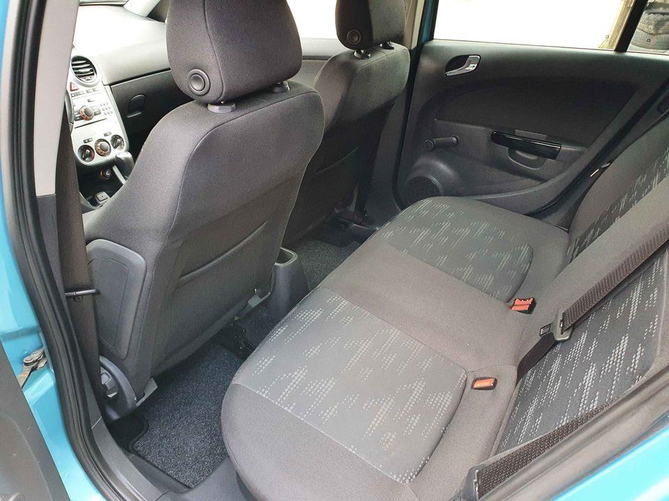 Opel-Corsa-2011