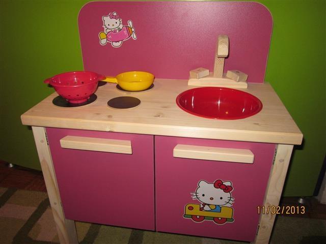 Kuhinjica Hello Kitty