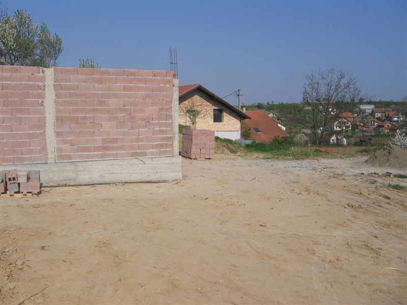 Plac-u-Petrovaradin-Karagača-