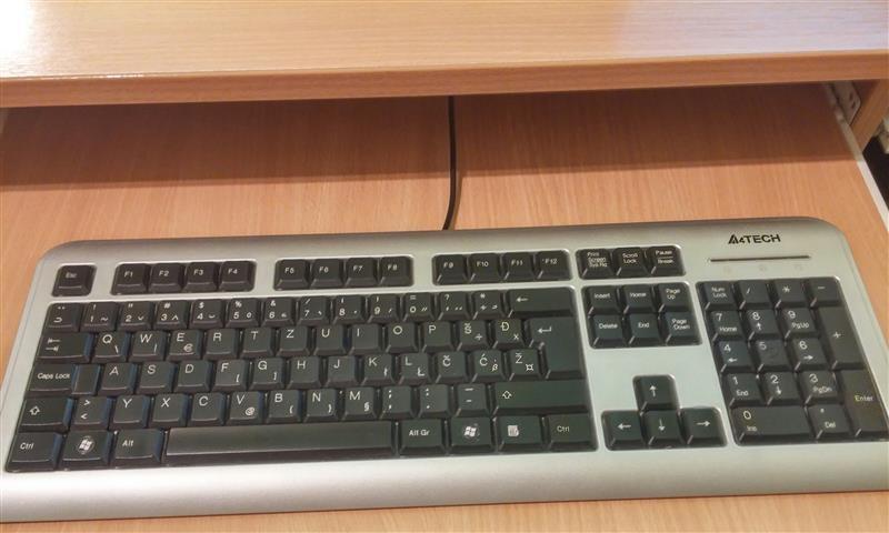 Komplet-LG-desktop-racunar