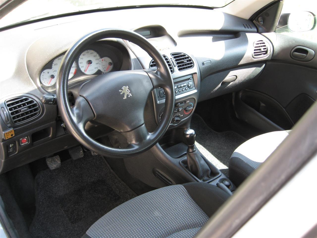 Peugeot-206-