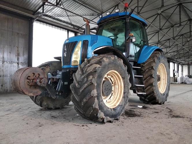 NEW HOLLAND T8040
