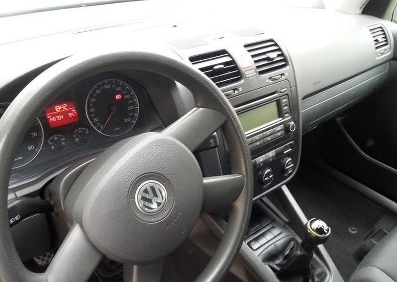 VW-Golf-5-1-6-benzin--04