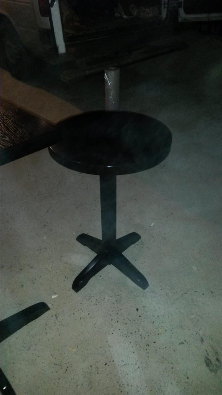 Klub-stolovi