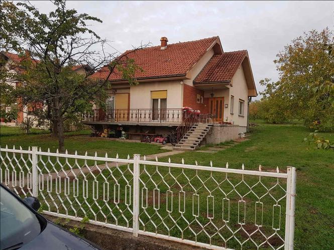 Kuća  Topola