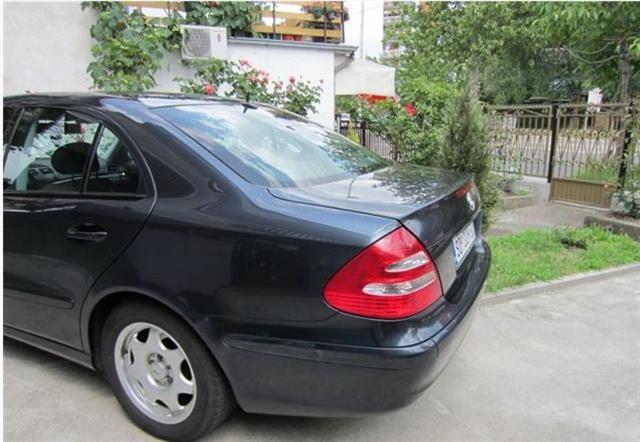 Mercedes-Benz-E200-CDI--05